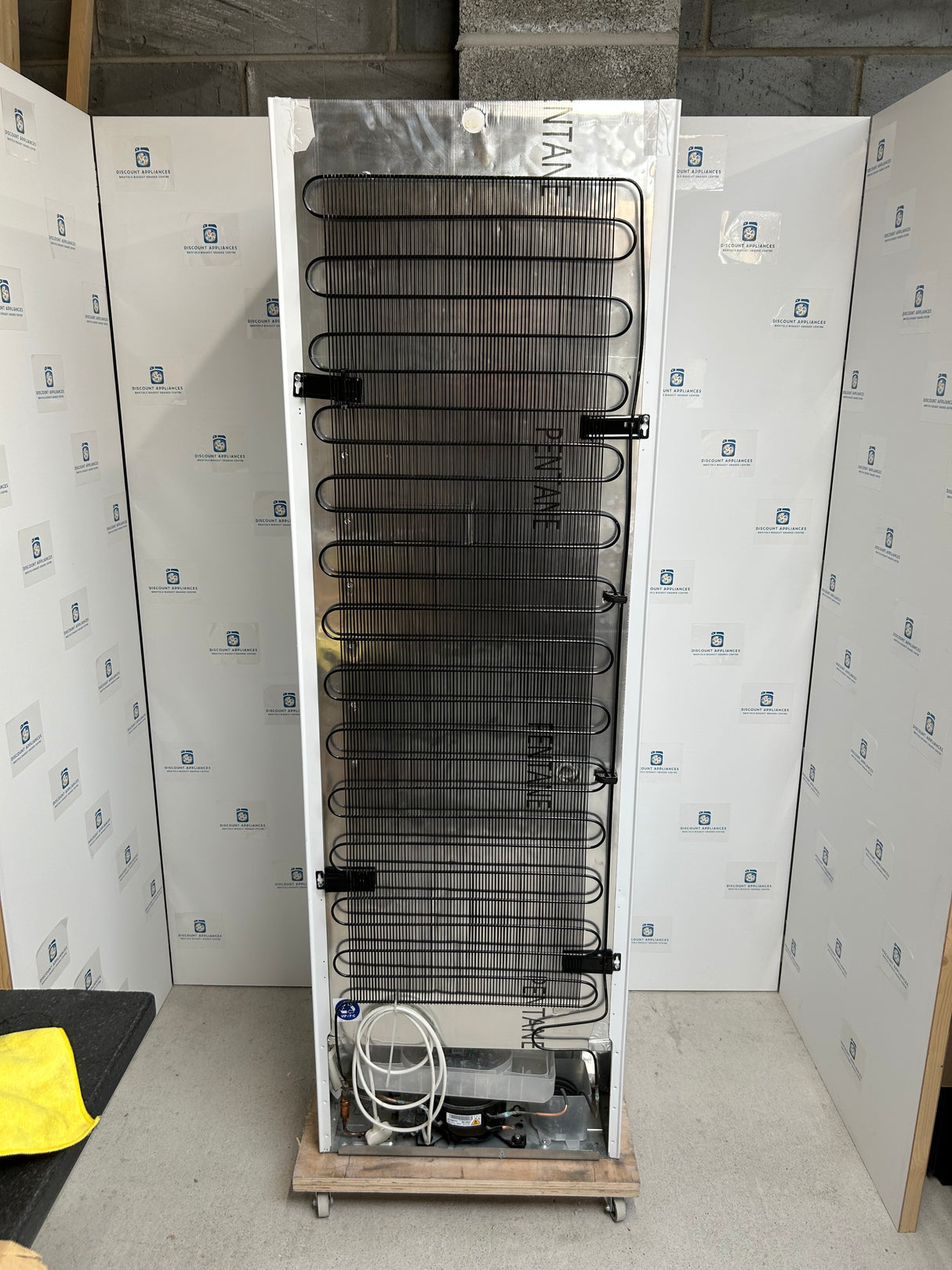 AEG SKE818E1DC Series 6000 177cm Larder Fridge