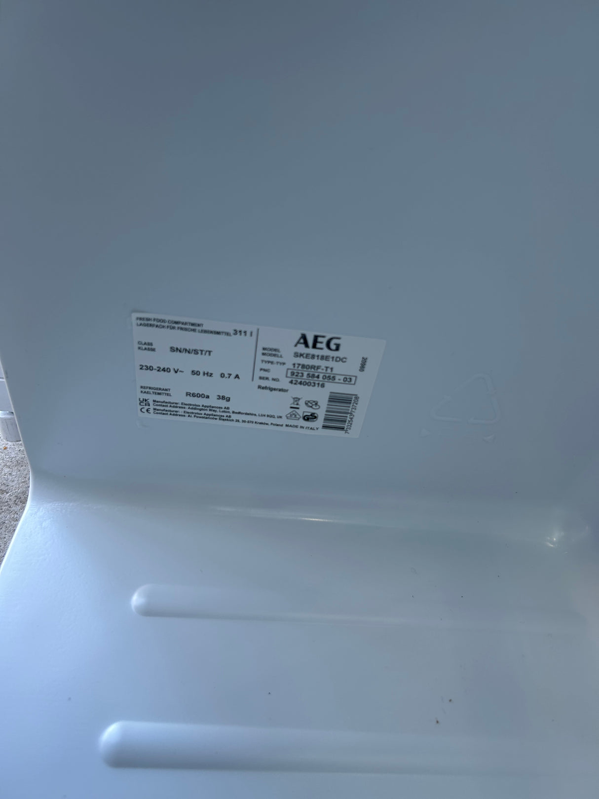 AEG SKE818E1DC Series 6000 177cm Larder Fridge