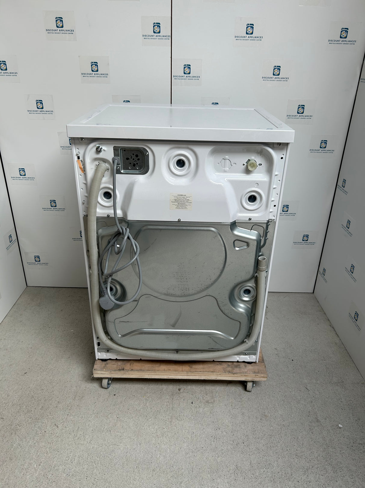 BEKO B5W51041AW AquaTech Pro With Bluetooth