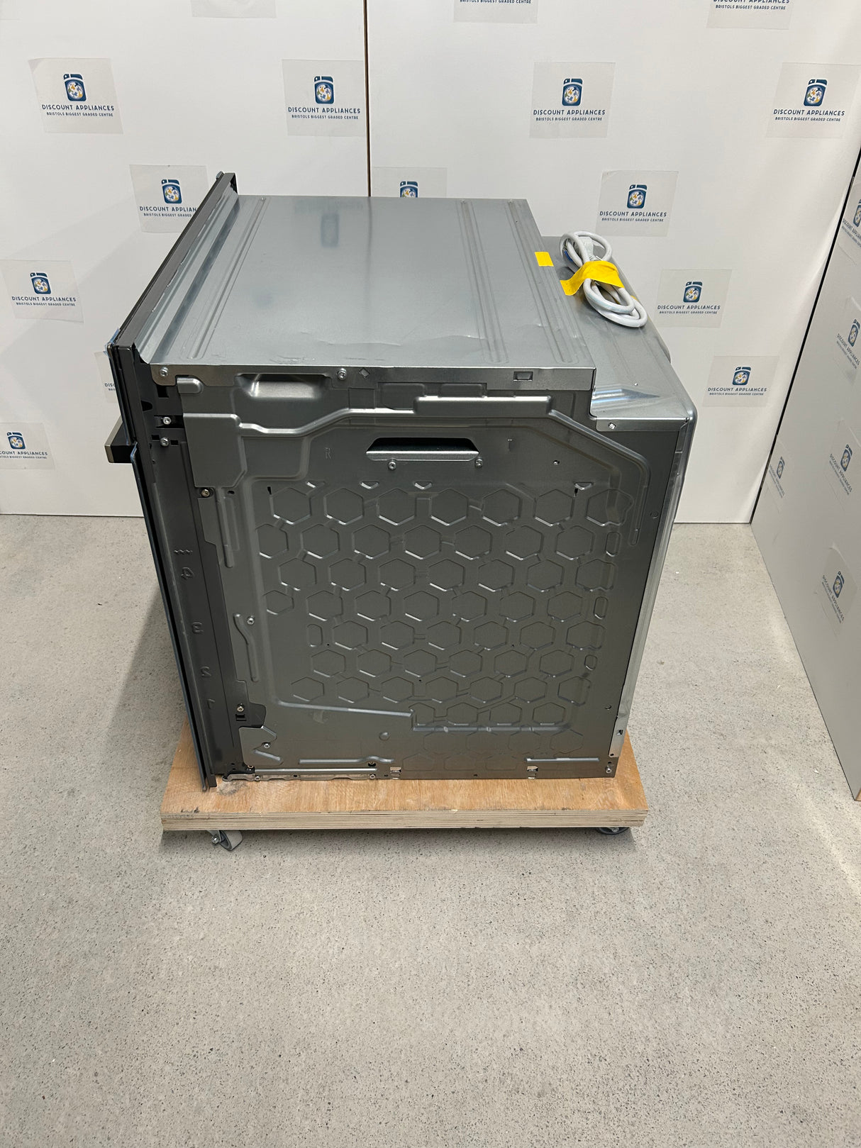 NEFF N50 B2ACH7HH0B Single Electric Oven