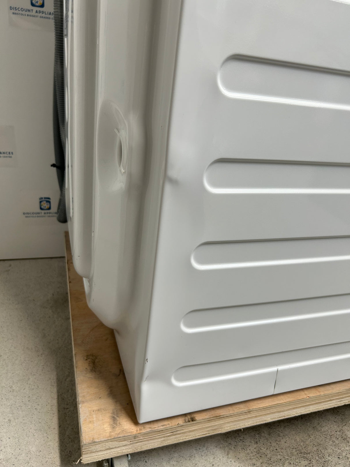 AEG L6FBK141B 10kg 1400 Spin Washing Machine in White